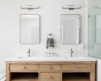 BATHROOM VANITY LIGHT
