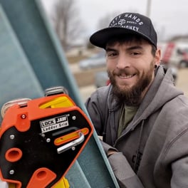 Lock Jaw Ladder Grip_David Waldon/@hvac_slim