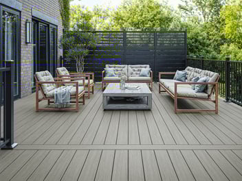 Deckorators Summit Glacier featuring Aluminum Contemporary Rail