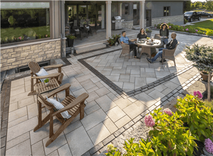 Outdoor Dining Space with Umbriano