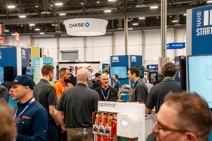 Building professionals discuss new technologies at the Start-Up Zone