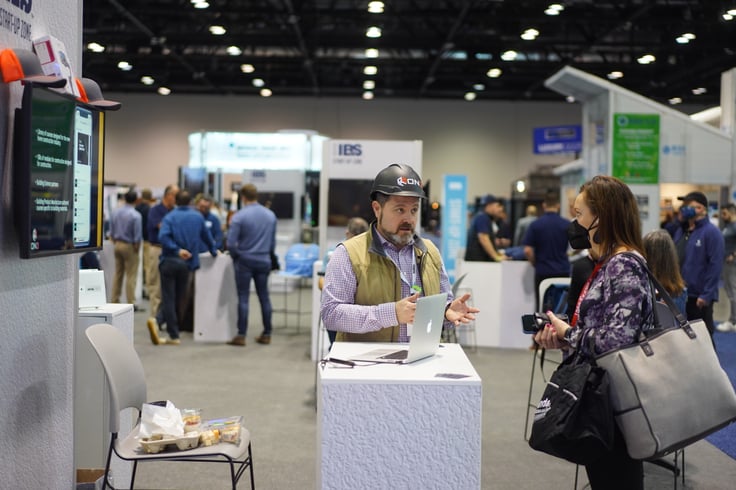 Building professionals discuss new technologies at the Start-Up Zone