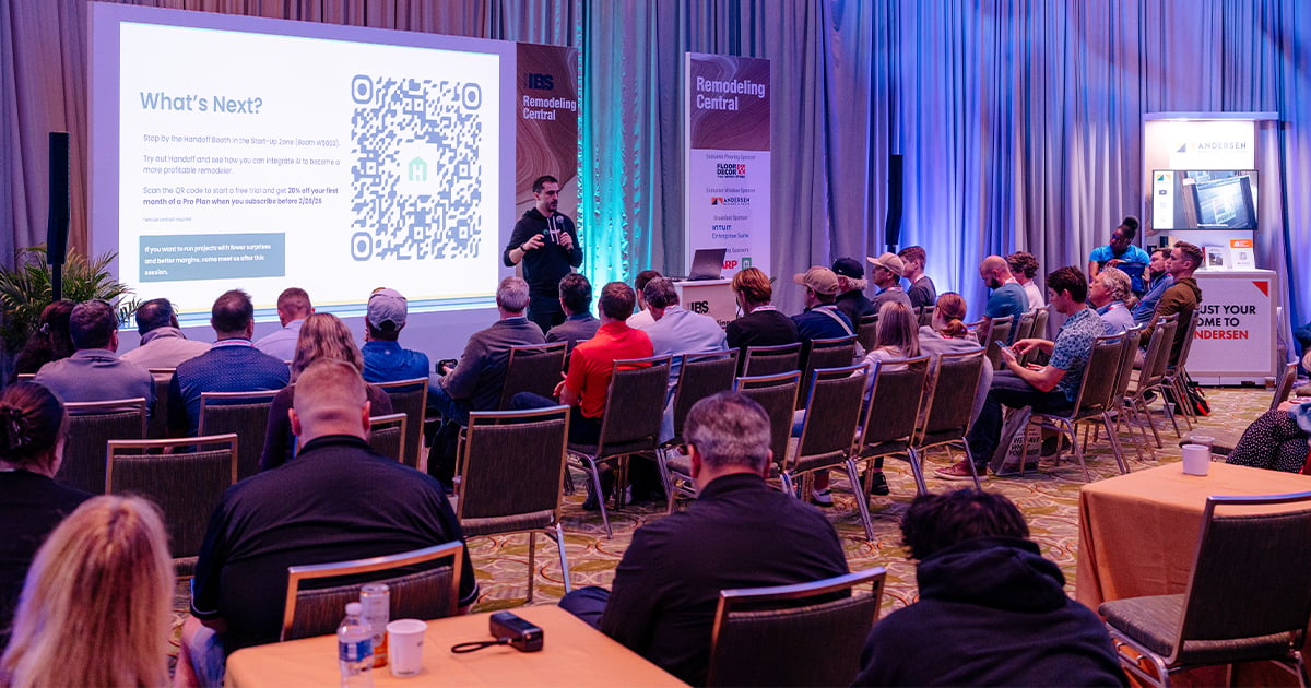Speaker leads a session at Remodeling Central